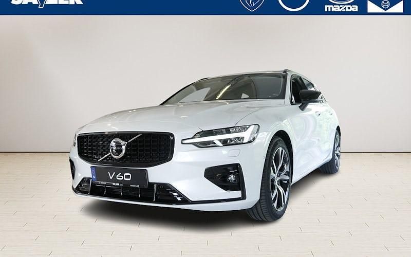 Crystal white pearl Gebraucht 2024 Volvo V60 Plus Kombi | 50.990 € - Bild 1/4