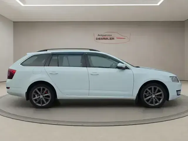 Gebraucht Skoda Octavia Style 150 PS (110 kW) 2015 Laserweiss Kombi
