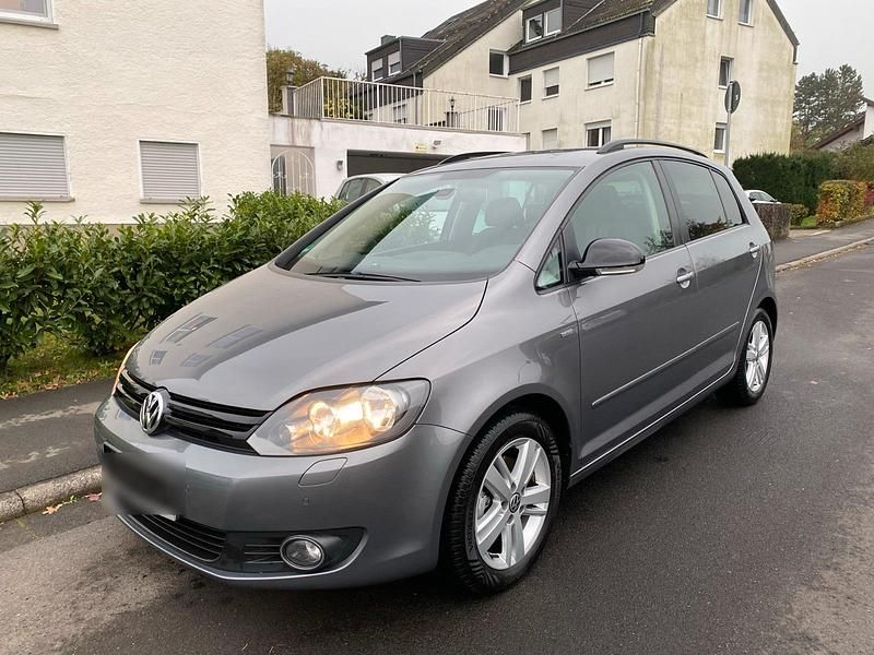 Grau Gebraucht 2012 VW Golf Plus Van / Kleinbus | 7.990 € (Etwas zu teuer) - Bild 1/4