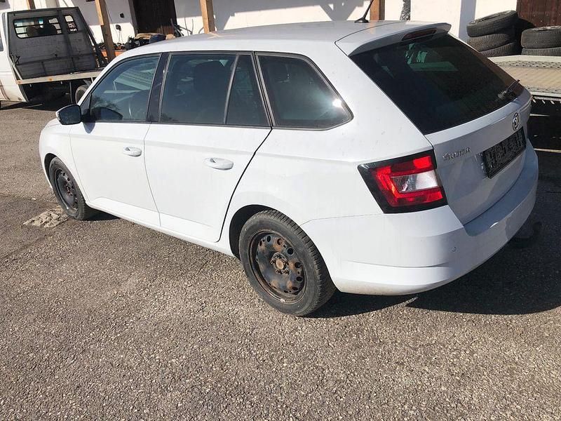 Gebraucht Skoda Fabia Style 110 PS (80 kW) 2015 Weiß Kombi