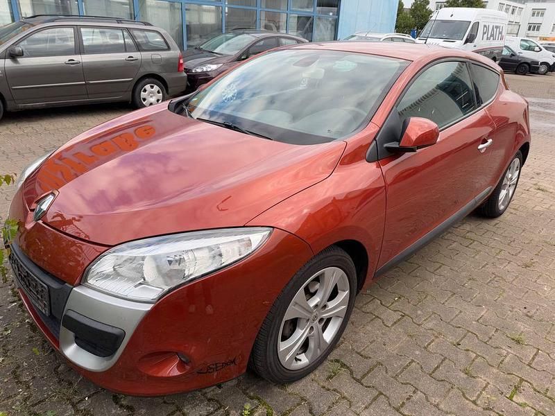 Orange Gebraucht 2009 Renault Mégane III Dynamique Coupé | 4.500 € (Fairer Preis) - Bild 1/3