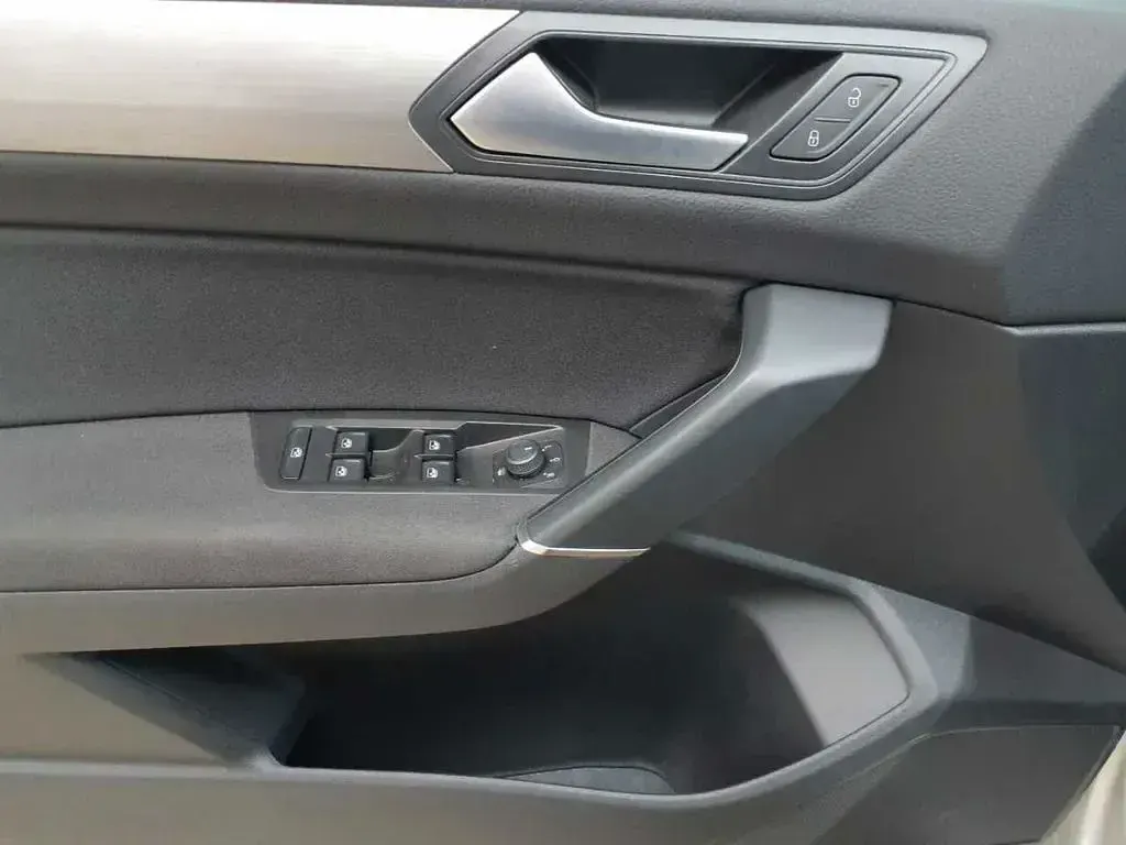 Gebraucht VW Touran Comfortline 150 PS (110 kW) 2021 Silber Van / Kleinbus