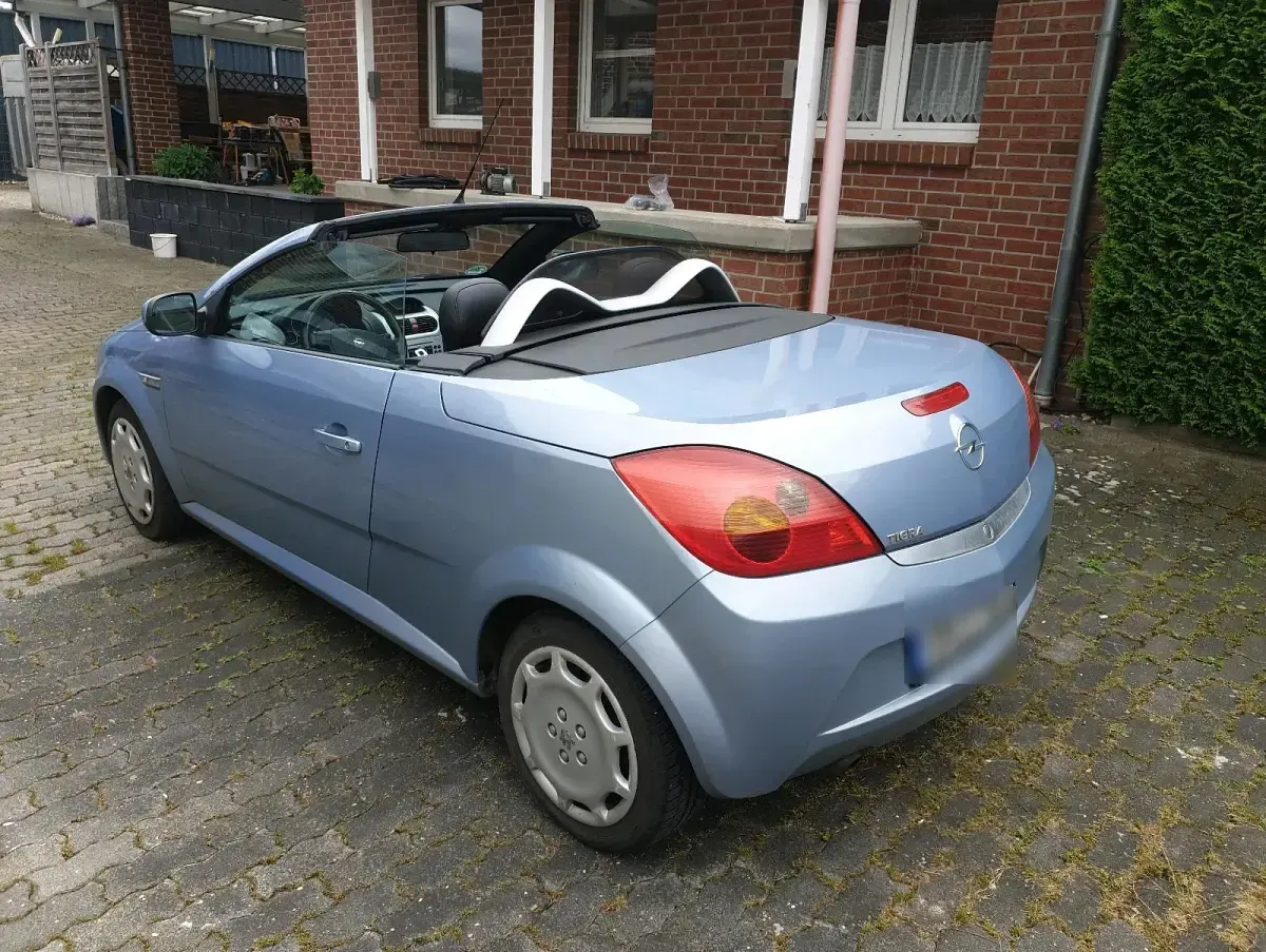Gebraucht Opel Tigra 90 PS (66 kW) 2004 Blau Cabrio