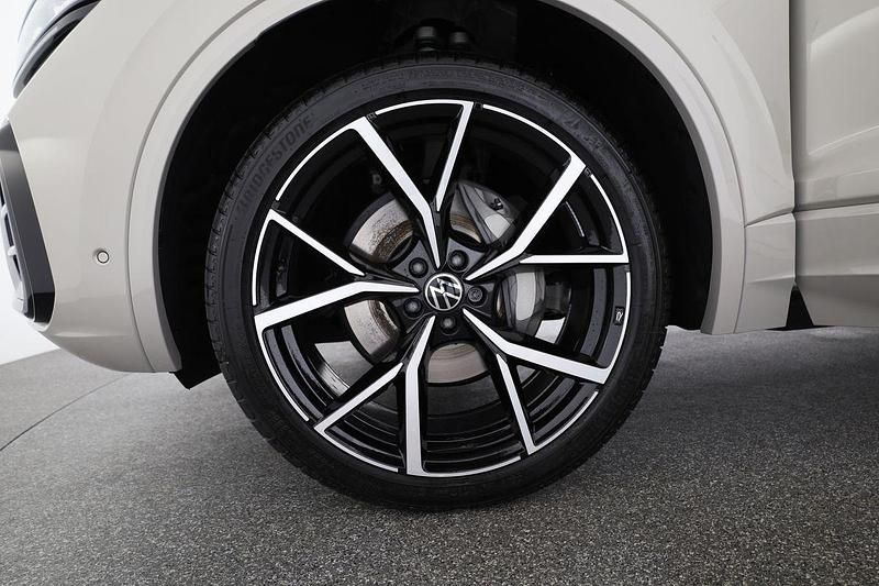 Neu VW Touareg R-line 286 PS (210 kW) 2025 Sechura beige metallic SUV