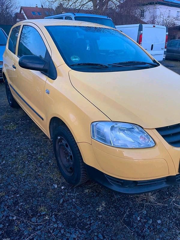 Second-hand VW Fox 54 CP (39 kW) 2008 Galben Hatchback