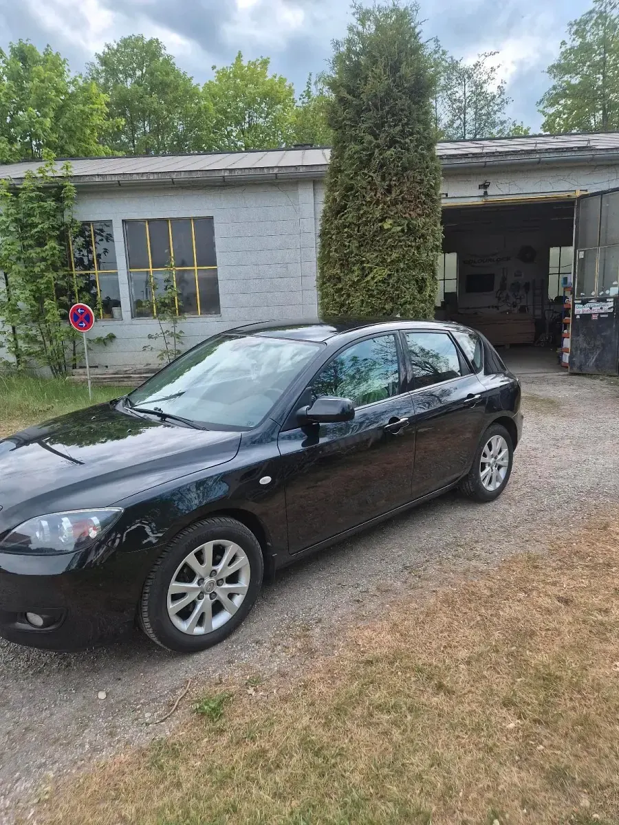 Używany Mazda 3 112 KM (82 kW) 2008 Czarny Hatchback