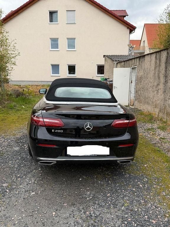 Gebraucht Mercedes E200 197 PS (144 kW) 2021 Schwarz Cabrio