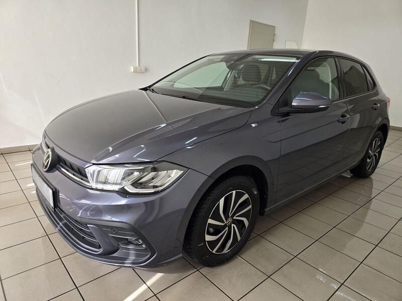 Grau Gebraucht 2021 VW Polo IQ Drive Kleinwagen | 15.990 € (Fairer Preis) - Bild 1/4
