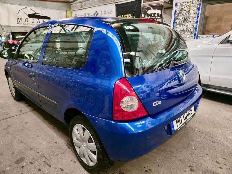 Gebraucht Renault Clio II Authentique 58 PS (42 kW) 2010 Blau Kleinwagen