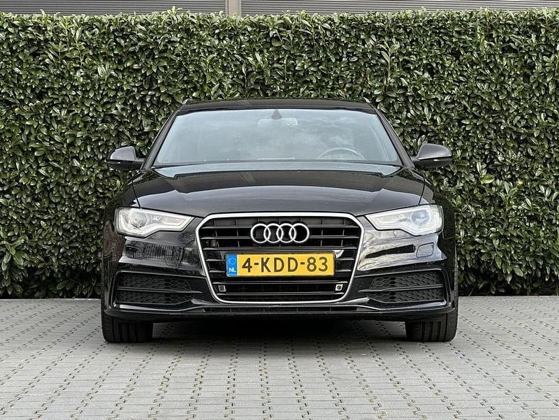 Gebraucht Audi A6 Sport 179 PS (131 kW) 2013 Schwarz Kombi