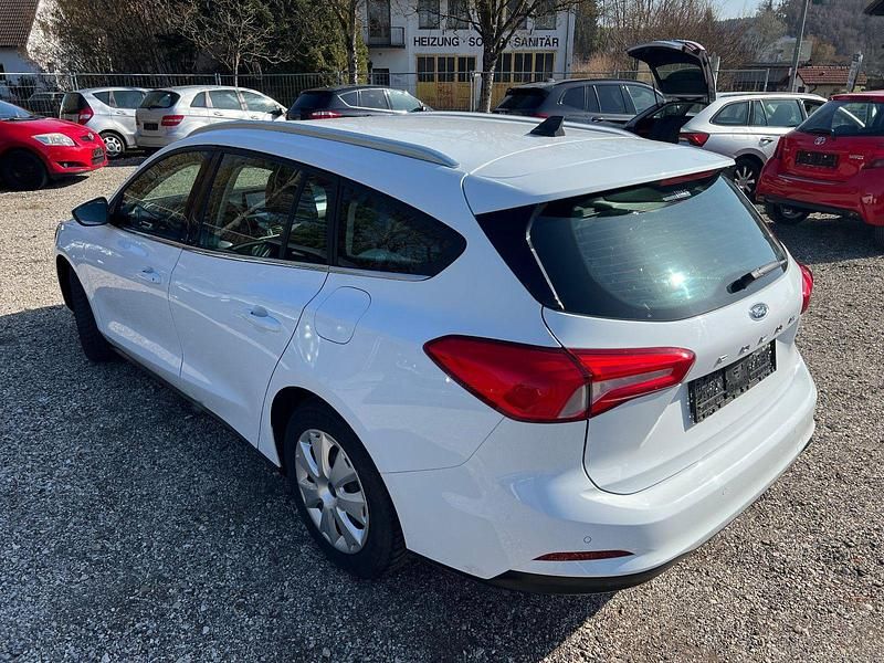 Gebraucht Ford Focus Cool & Connect 120 PS (88 kW) 2021 Weiß Kombi