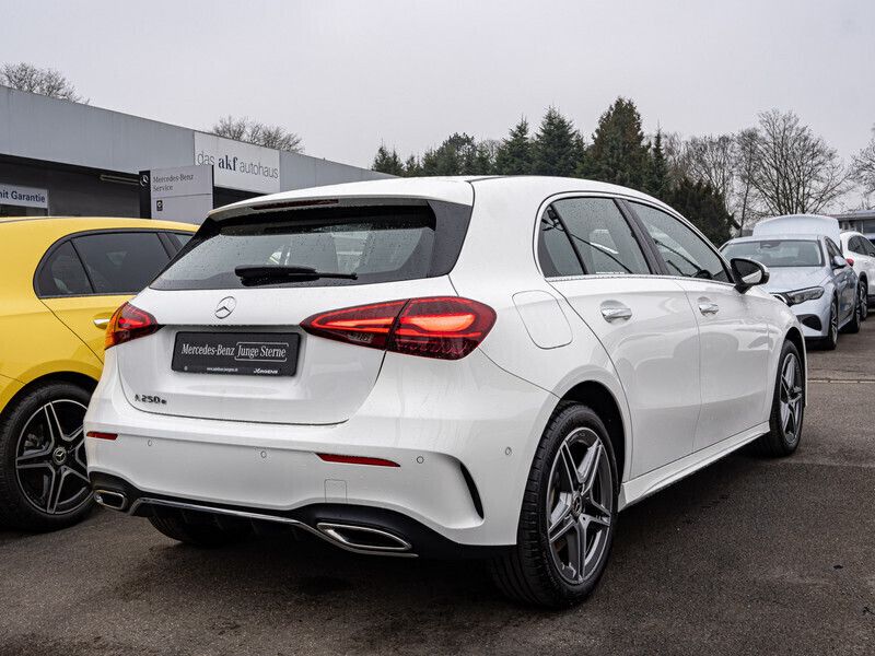 Gebraucht Mercedes A250 AMG 163 PS (119 kW) 2024 Weiss unilack polarweiss Limousine