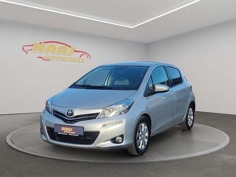 Silber Gebraucht 2012 Toyota Yaris Executive Kleinwagen | 9.990 € (Fairer Preis) - Bild 1/4