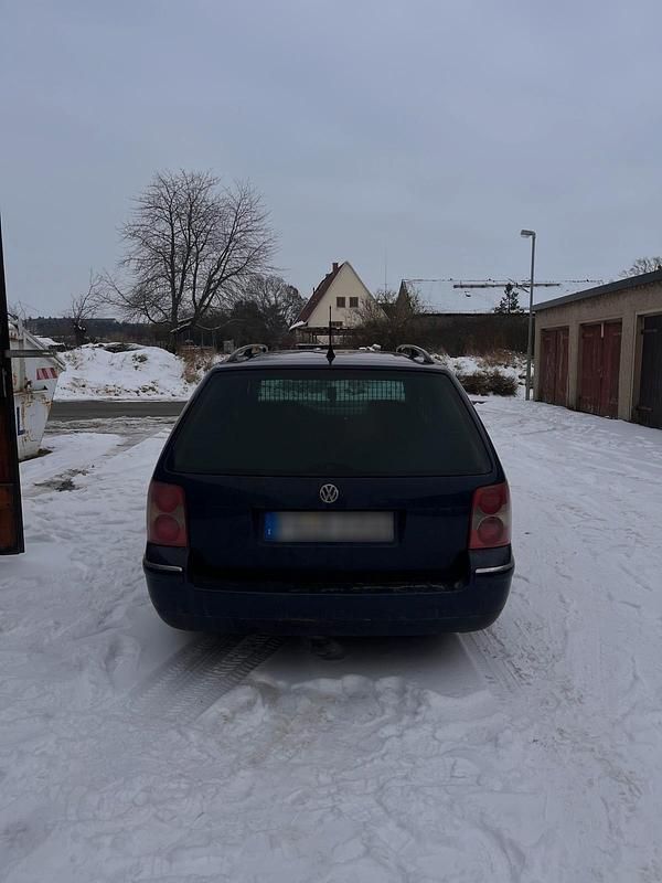 Gebraucht VW Passat 131 PS (96 kW) 2001 Blau Kombi