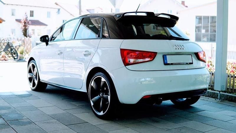 Weiß Gebraucht 2013 Audi A1 Sportback S-Line Kleinwagen | 13.000 € (Fairer Preis) - Bild 1/4