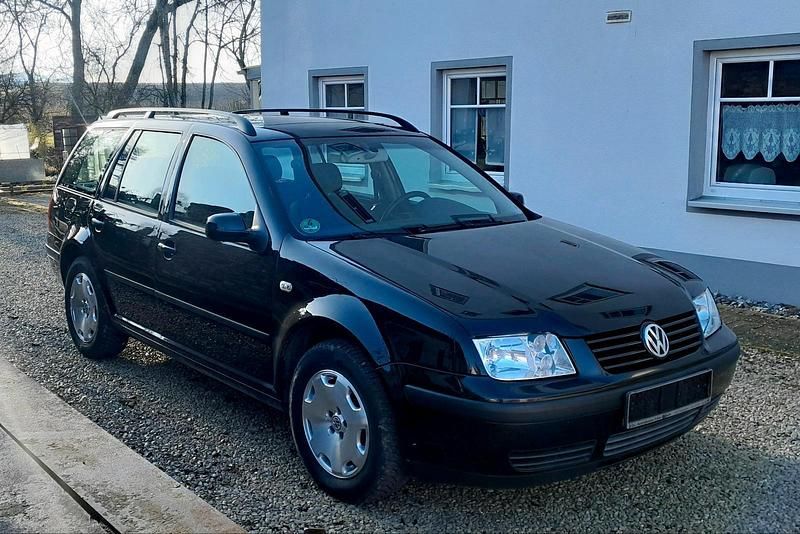 Gebraucht VW Bora 101 PS (74 kW) 2002 Schwarz Kombi