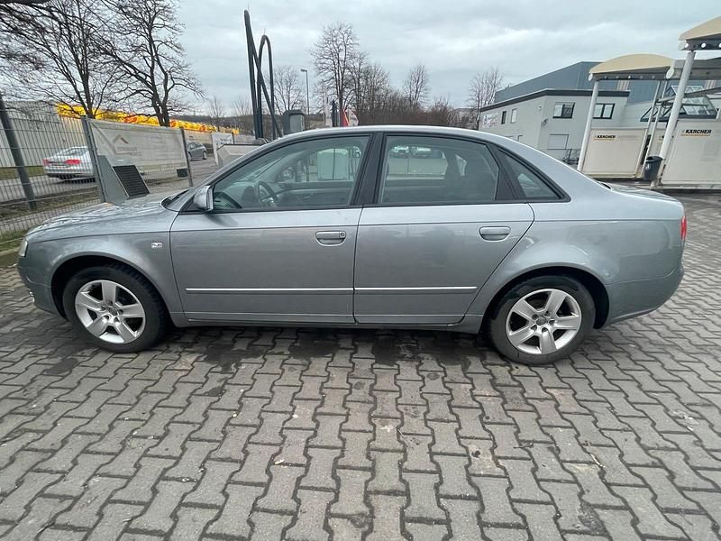 Grau Gebraucht 2005 Audi A4 Limousine | 3.000 € (Fairer Preis) - Bild 1/4