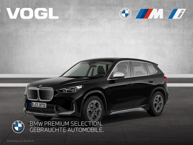 Schwarz Gebraucht 2023 BMW iX1 Performance SUV | 38.490 € (Etwas zu teuer) - Bild 1/4