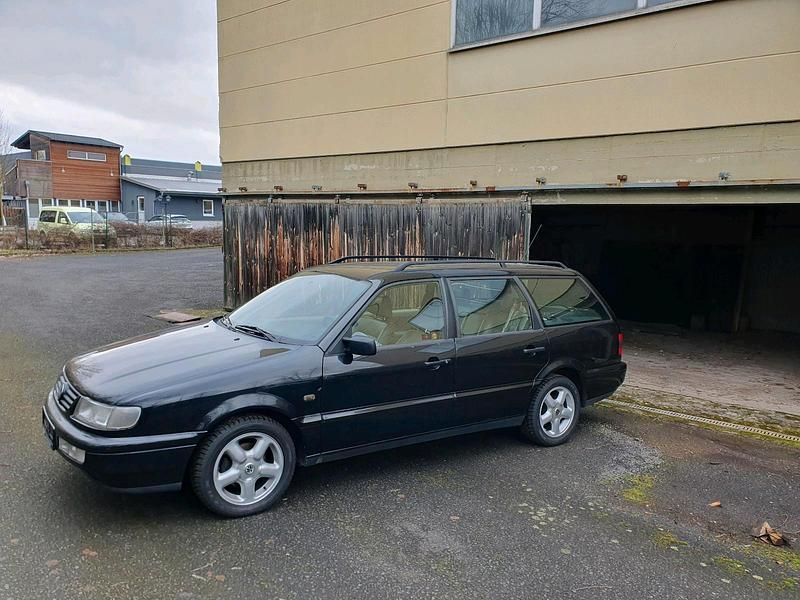 Schwarz Gebraucht 1996 VW Passat Kombi | 2.590 € (Teuer) - Bild 1/4