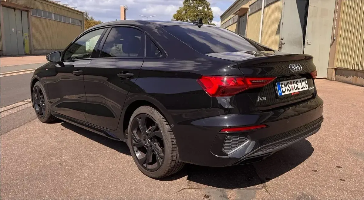 Gebraucht Audi A3 S-Line 116 PS (85 kW) 2022 Schwarz Limousine