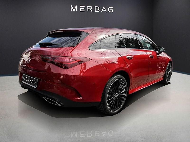 Gebraucht Mercedes CLA250e Shooting Brake AMG line 218 PS (160 kW) 2024 Patagonienrot bright Kombi