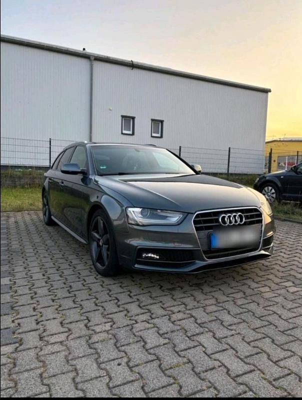 Grau Gebraucht 2013 Audi A4 S-Line Kombi | 8.500 € (Fairer Preis) - Bild 1/4