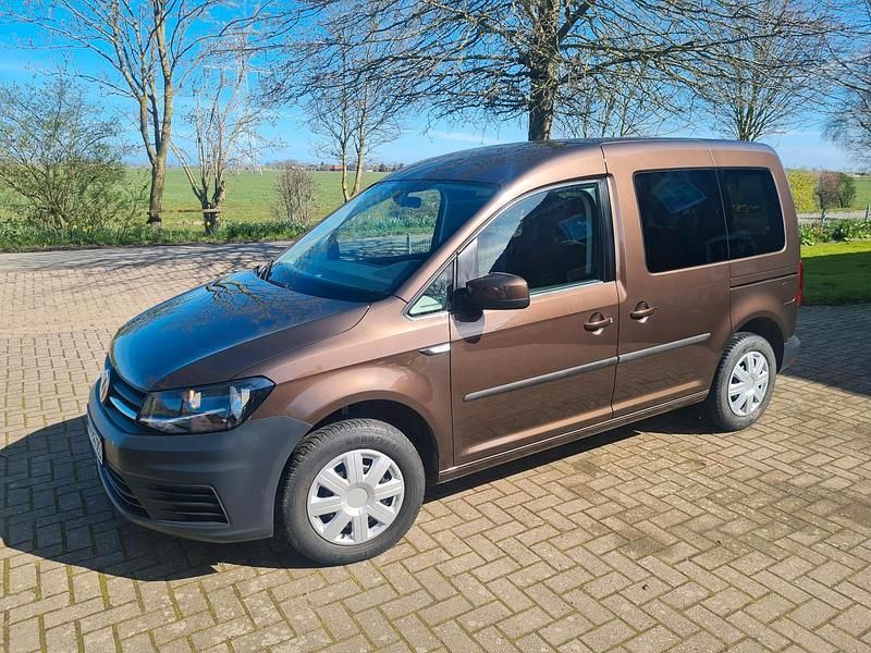 Usata VW Caddy 75 CV (55 kW) 2018 Marrone Monovolume