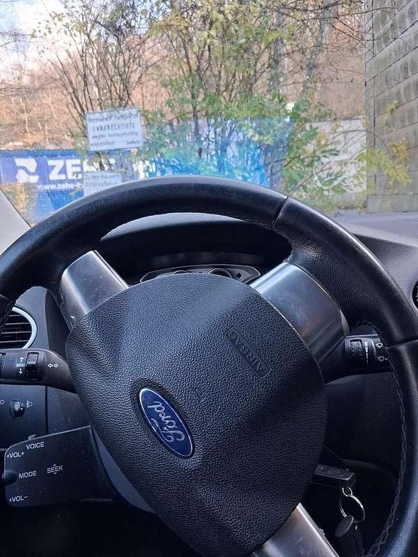 Gebraucht Ford Focus Style 90 PS (66 kW) 2010 Kombi