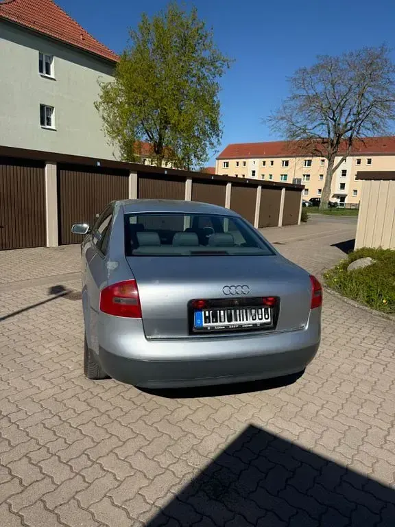 Second-hand Audi A6 125 CP (91 kW) 1999 Argintiu Berlinǎ