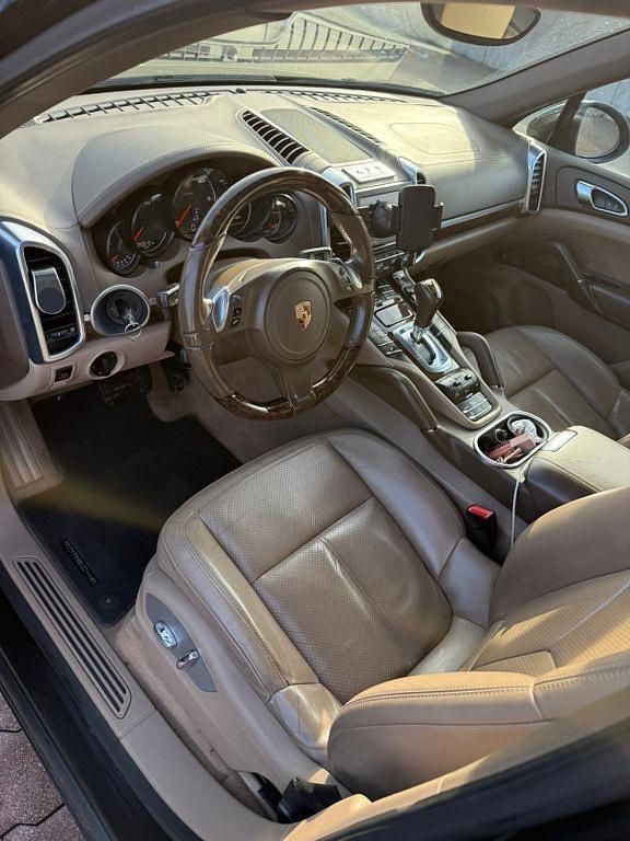 Gebraucht Porsche Cayenne 248 PS (182 kW) 2012 Schwarz SUV