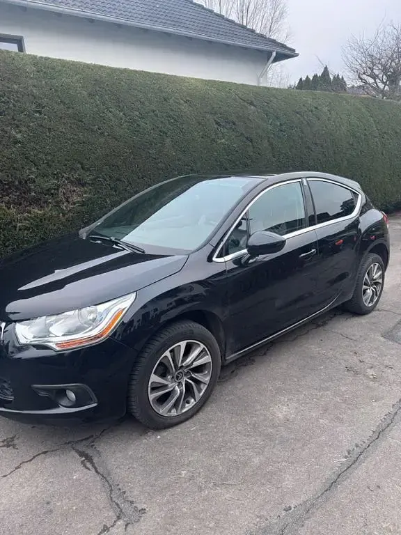 Gebraucht Citroën DS4 So Chic 120 PS (88 kW) 2013 Schwarz Kleinwagen