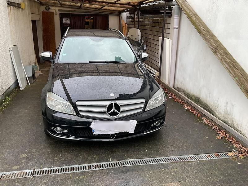 Gebraucht Mercedes 220 136 PS (100 kW) 2008 Schwarz Kombi