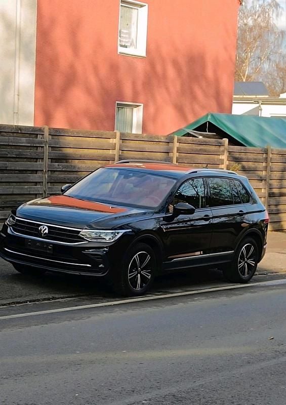 Schwarz Gebraucht 2022 VW Tiguan Active SUV | 22.500 € (Guter Preis) - Bild 1/4