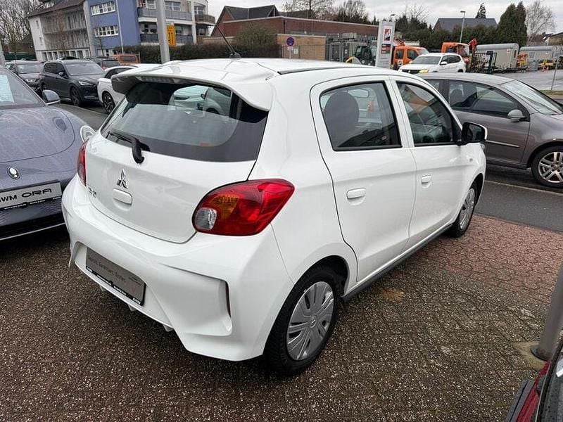 Gebraucht Mitsubishi Space Star Spirit 71 PS (52 kW) 2021 Islandweiß Kleinwagen