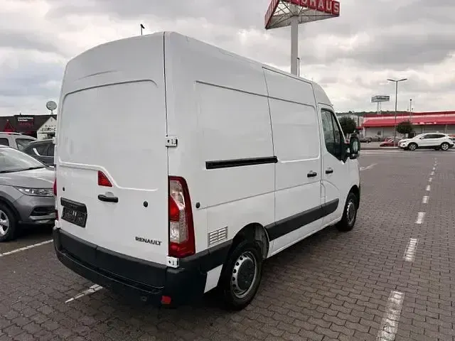 Gebraucht Renault Master 135 PS (99 kW) 2022 Weiß Van / Kleinbus