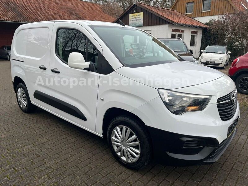 Weiß Gebraucht 2019 Opel Combo Edition Van / Kleinbus | 8.199 € (Superpreis) - Bild 1/4