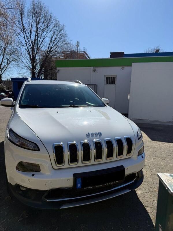 Weiß Gebraucht 2018 Jeep Cherokee Longitude SUV | 19.500 € (Teuer) - Bild 1/4