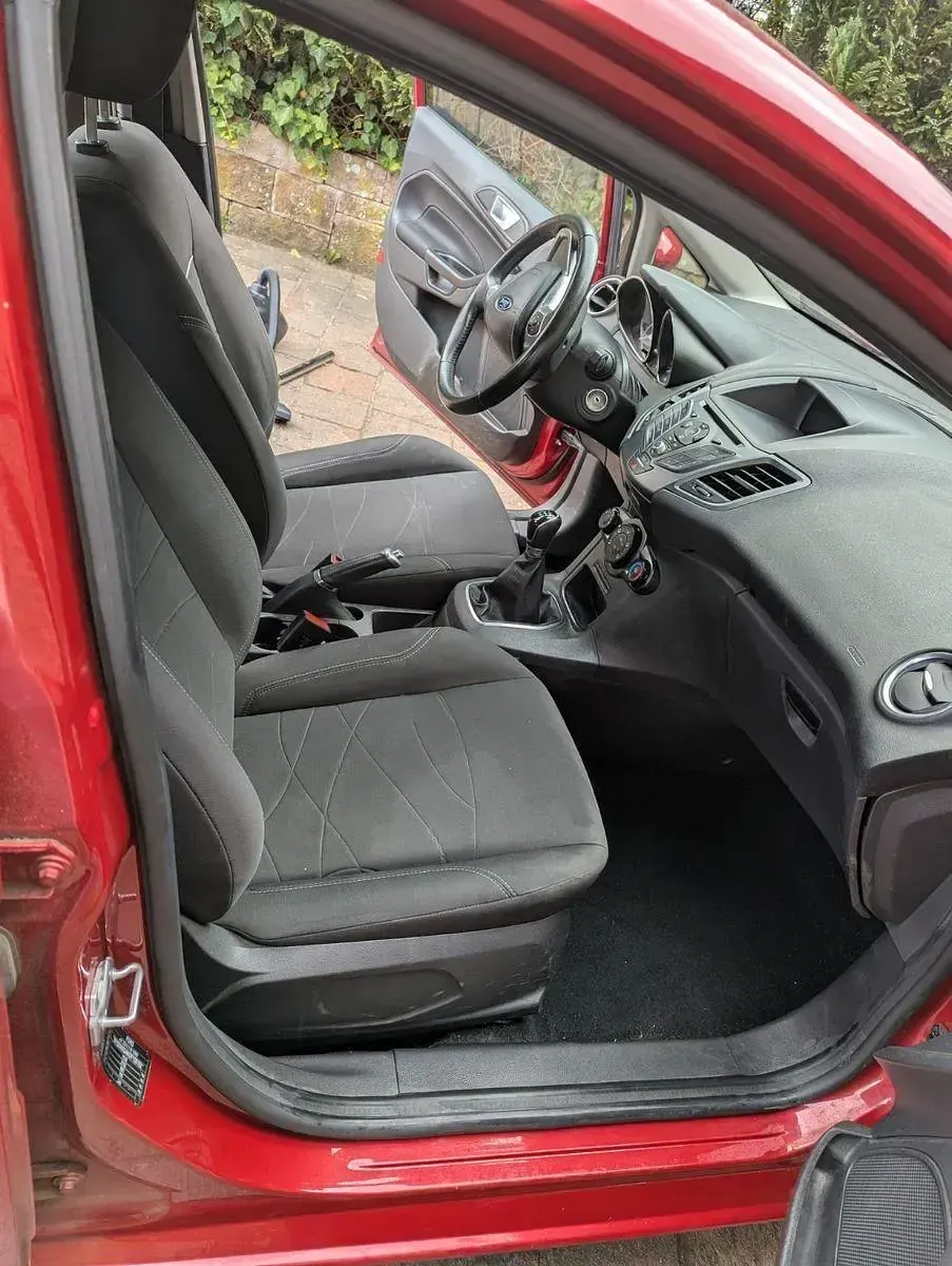 Gebraucht Ford Fiesta SYNC Edition 82 PS (60 kW) 2015 Rot Kleinwagen