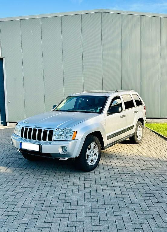 Silber Gebraucht 2005 Jeep Grand Cherokee Laredo SUV | 3.599 € (Fairer Preis) - Bild 1/4