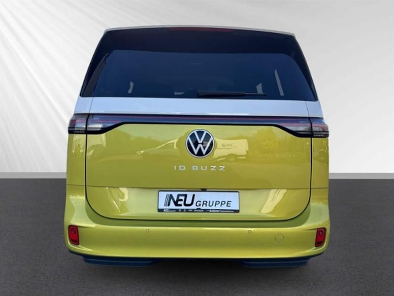 Gebraucht VW ID. Buzz Pro 150 kW (204 PS) 2024 Candyweiß/limonengelb metall Van / Kleinbus