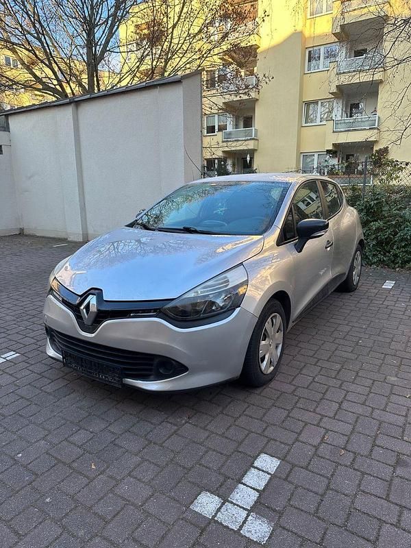 Silber Gebraucht 2015 Renault Clio IV Authentique Kleinwagen | 3.700 € (Fairer Preis) - Bild 1/4