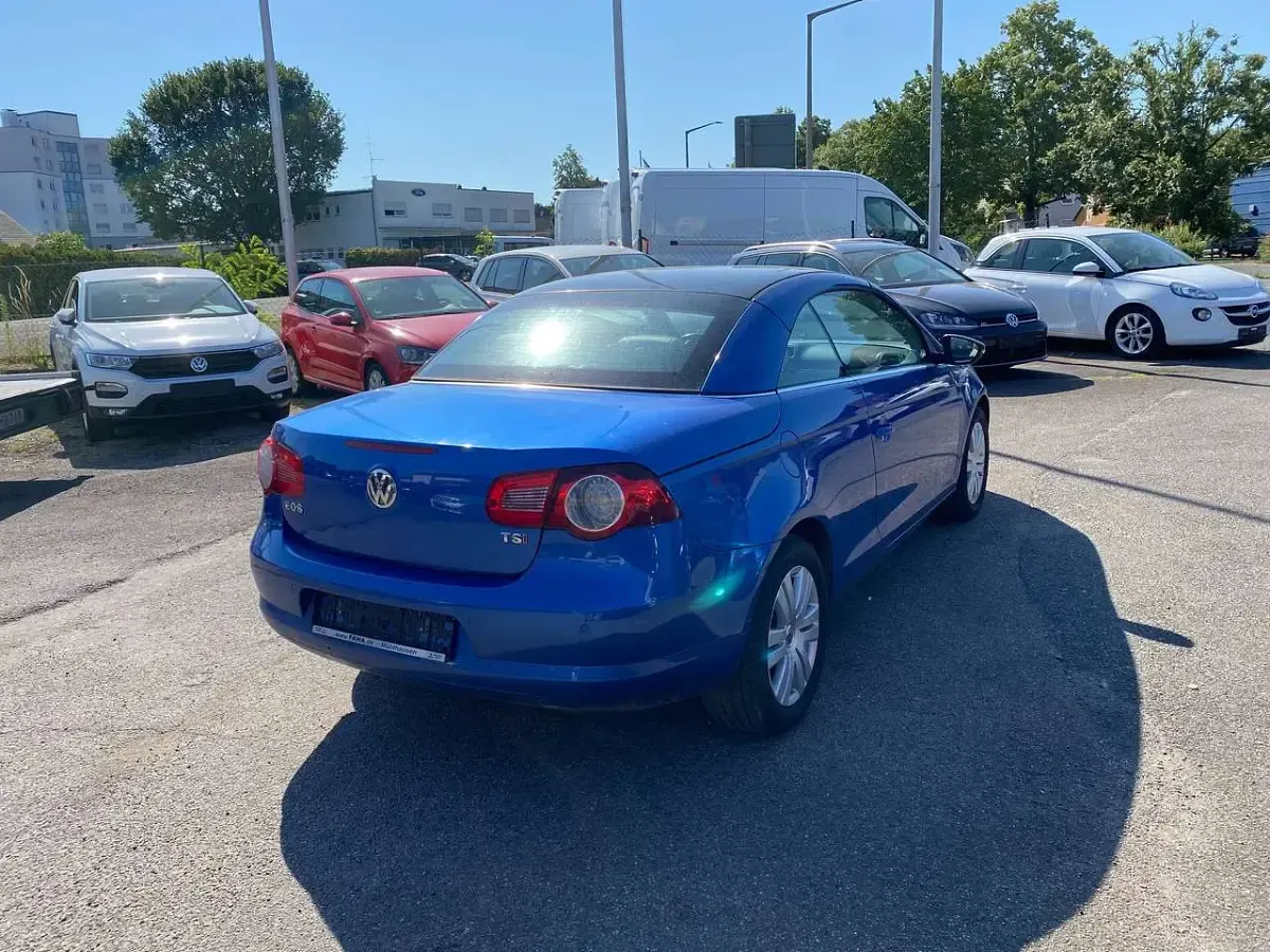 Gebraucht VW Eos 122 PS (89 kW) 2010 Rising blue metallic Cabrio