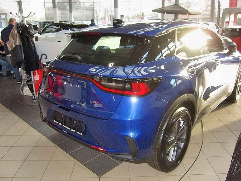 Neu Lexus LBX 136 PS (100 kW) 2025 Blau SUV