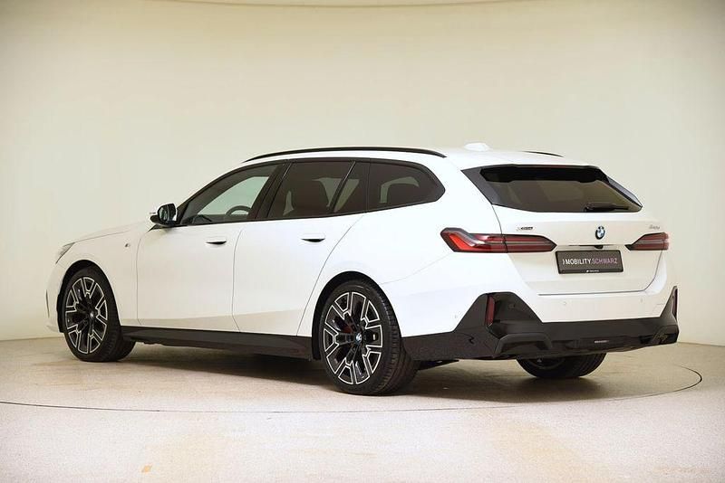 Gebraucht BMW 540 M Sport 286 PS (210 kW) 2025 Weiß Kombi