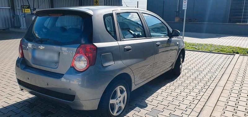 Gebraucht Chevrolet Aveo 84 PS (61 kW) 2009 Silber Kleinwagen