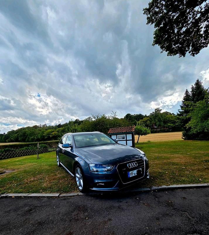 Grau Gebraucht 2012 Audi A4 Kombi | 9.800 € (Fairer Preis) - Bild 1/4