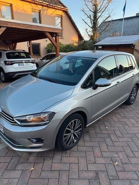 Silber Gebraucht 2017 VW Golf Sportsvan Allstar Van / Kleinbus | 10.999 € (Superpreis) - Bild 1/4