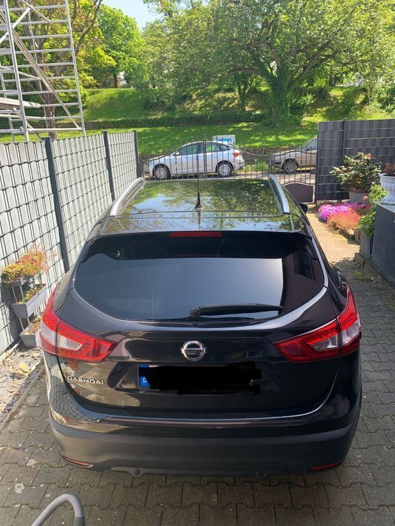 Schwarz Gebraucht 2015 Nissan Qashqai Tekna SUV | 9.250 € (Guter Preis) - Bild 1/4