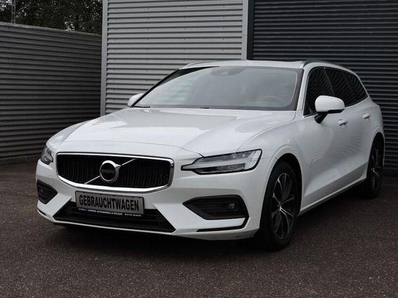 Weiß Gebraucht 2020 Volvo V60 Momentum Kombi | 21.500 € (Etwas zu teuer) - Bild 1/4