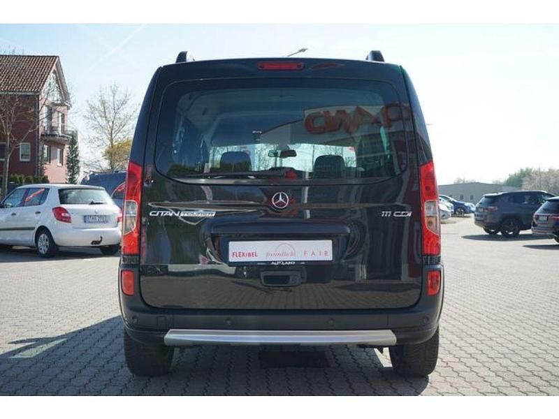 Gebraucht Mercedes Citan 111 116 PS (85 kW) 2019 Dravitschwarz metallic (metallic) Van